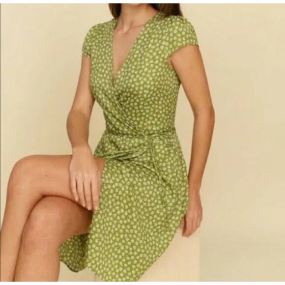 Reformation Green Mini Wrap Dress Size Medium Floral Print - Picture 1 of 12